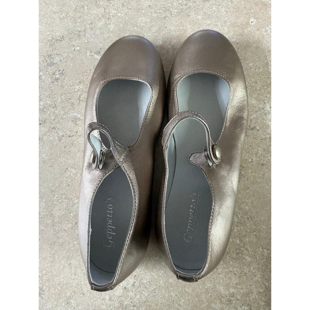Geppettos golden Mary Jane girl shoes sz 32 usa sz 1